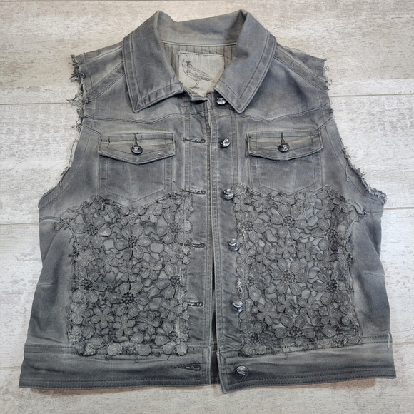 White Crow Distressed Denim Vest Crochet Size Medium - Picture 1 of 5